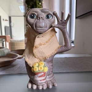 ET 12 x 7 Vintage Statue